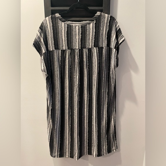 Striped Dress/coverup - Picture 2 of 3